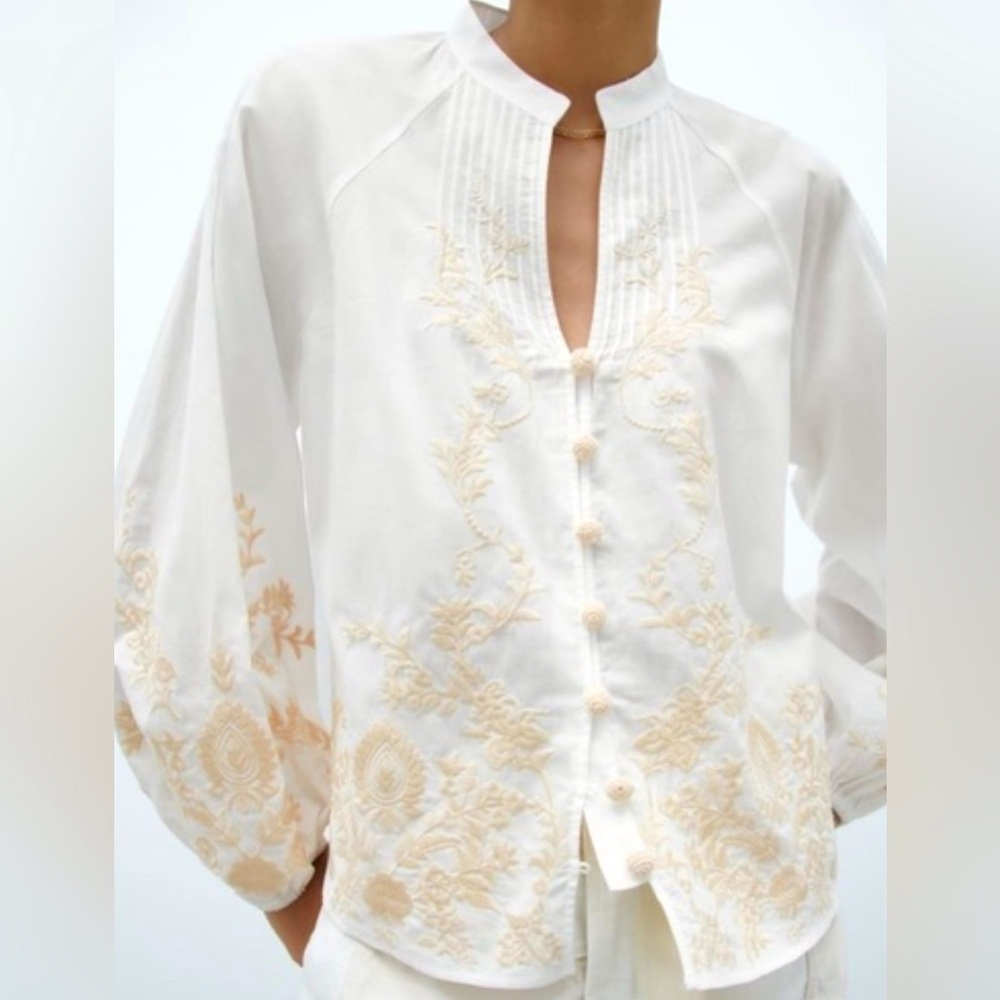 Zara White and Cream Embroidered Button-up Blouse Sz Small